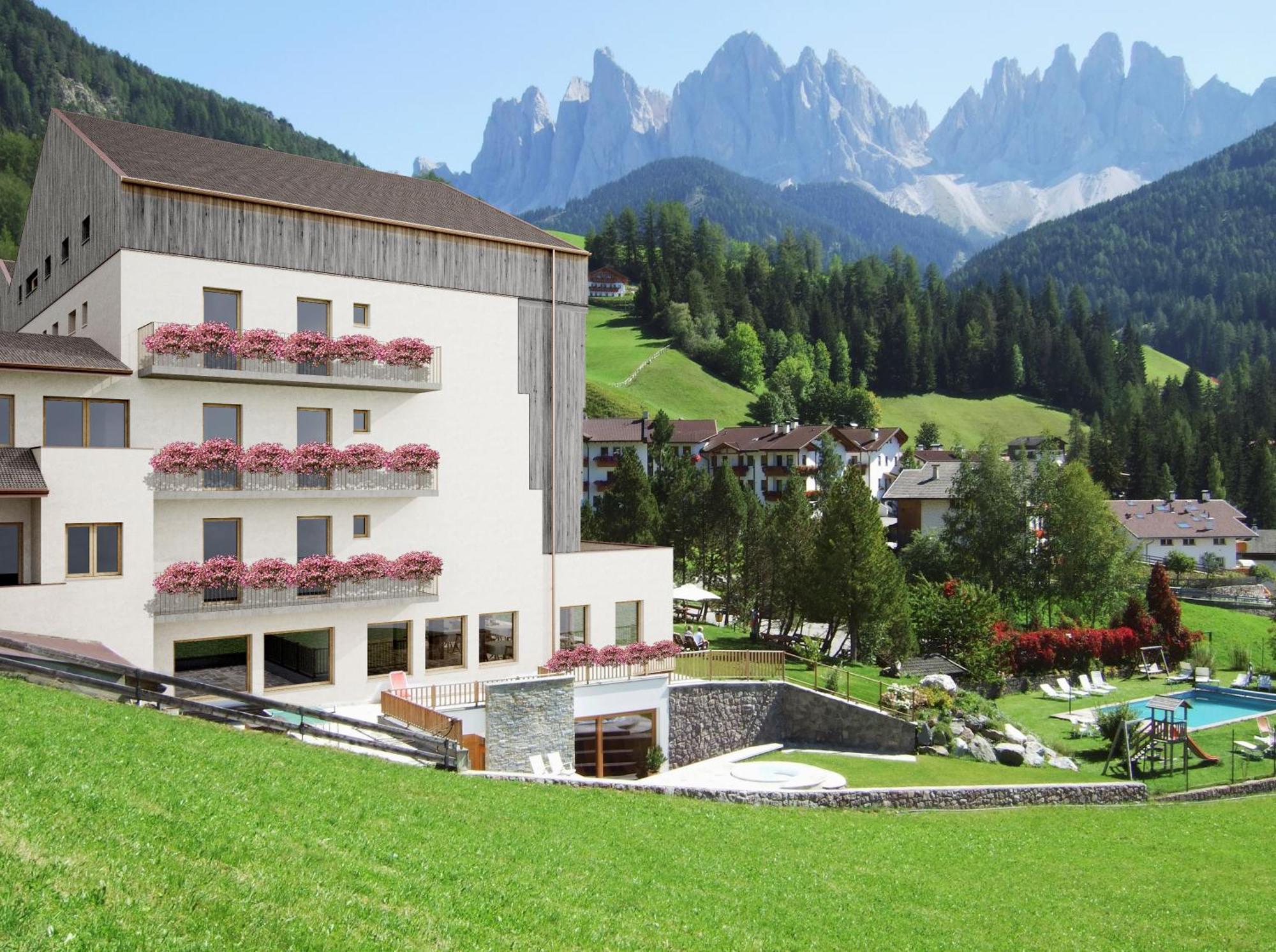 Hotel Tyrol 푸네스 외부 사진