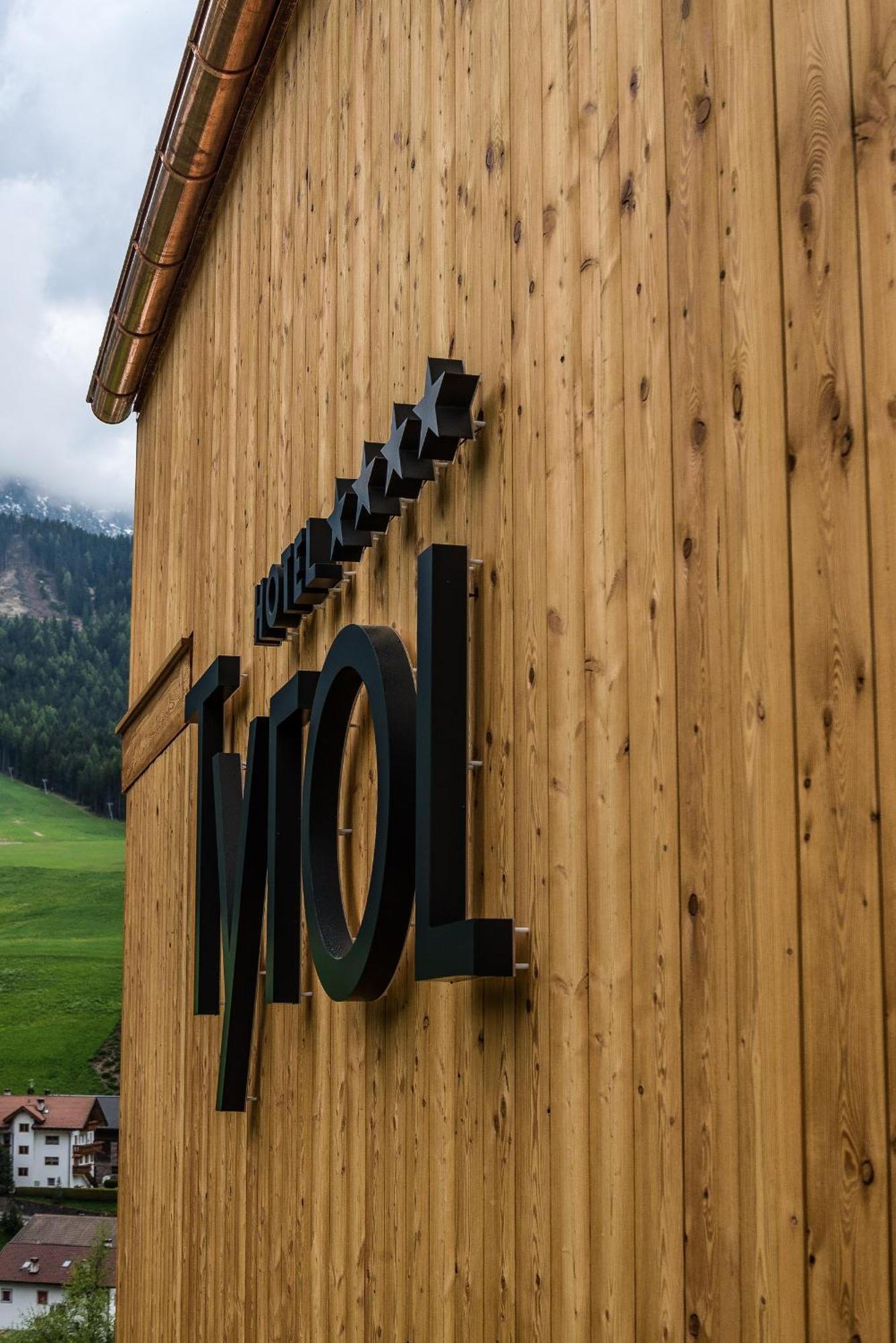 Hotel Tyrol 푸네스 외부 사진