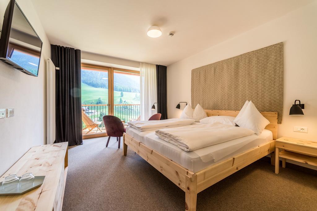 Hotel Tyrol 푸네스 외부 사진