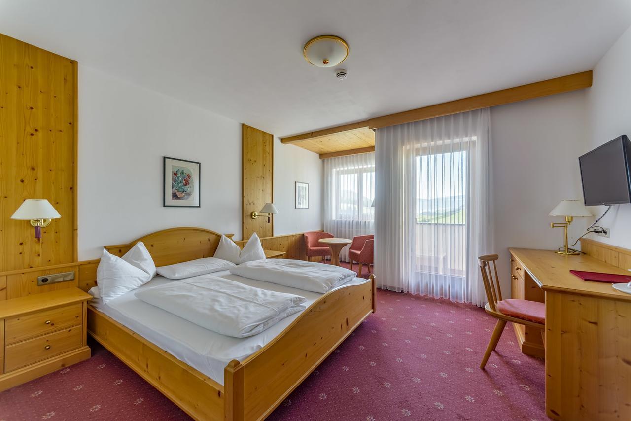 Hotel Tyrol 푸네스 외부 사진